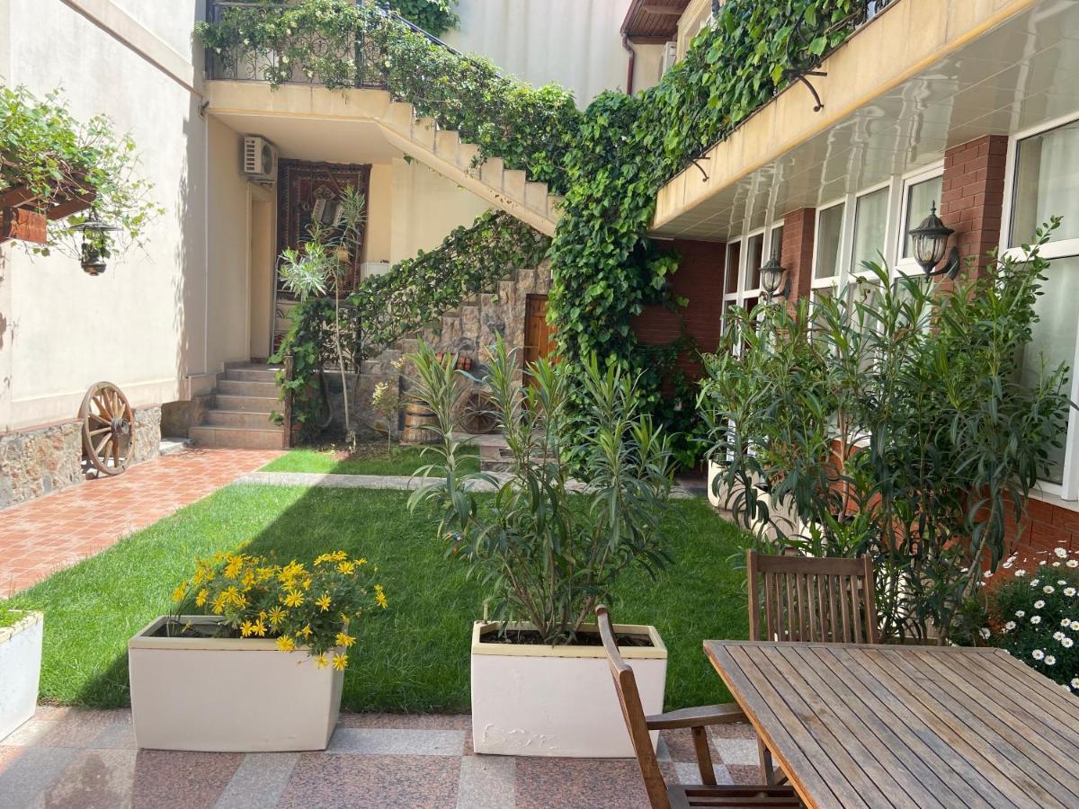East Legend Hotel Baku Ngoại thất bức ảnh