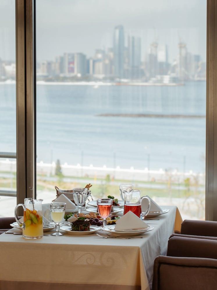 East Legend Hotel Baku Ngoại thất bức ảnh