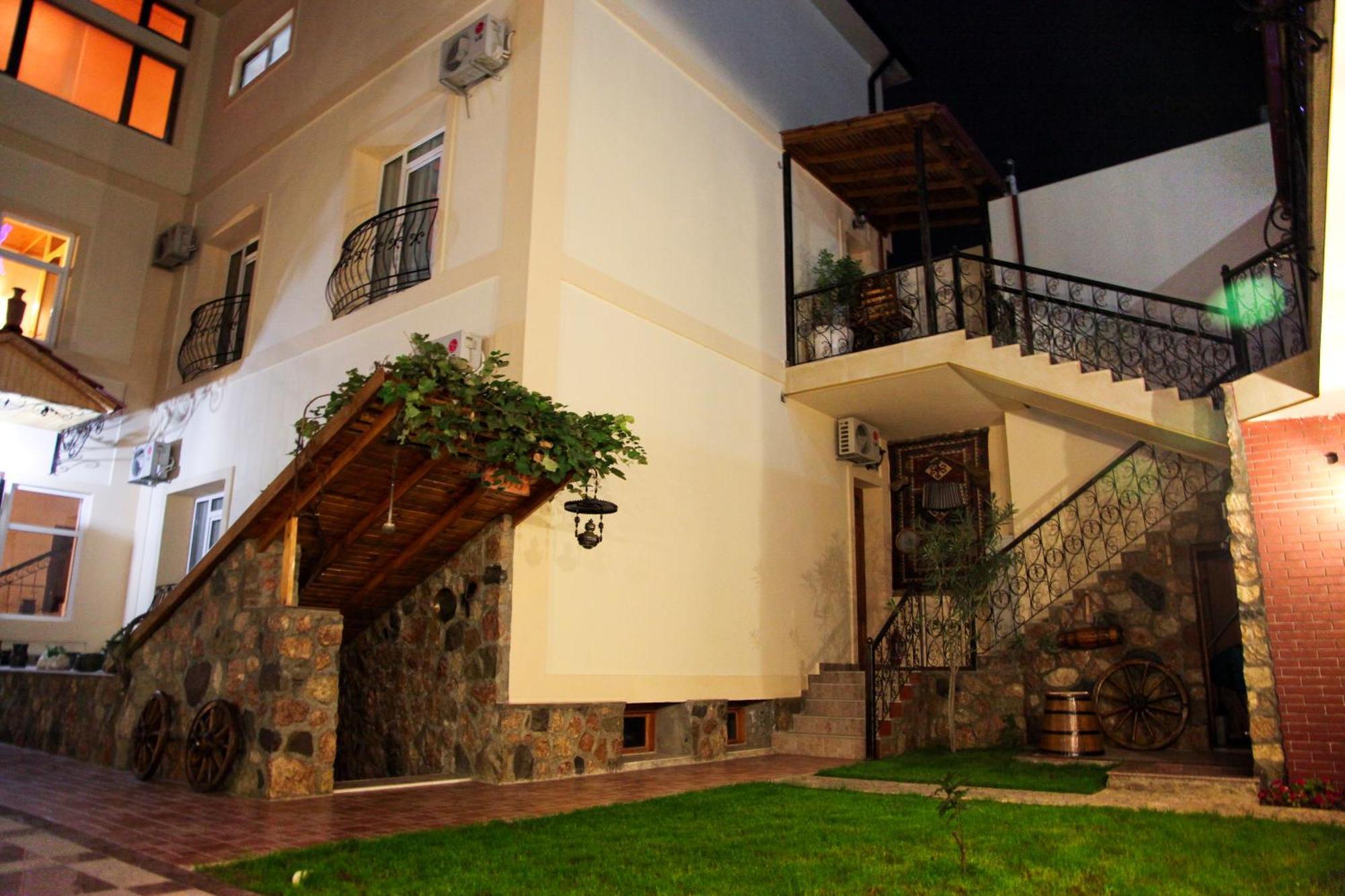 East Legend Hotel Baku Ngoại thất bức ảnh