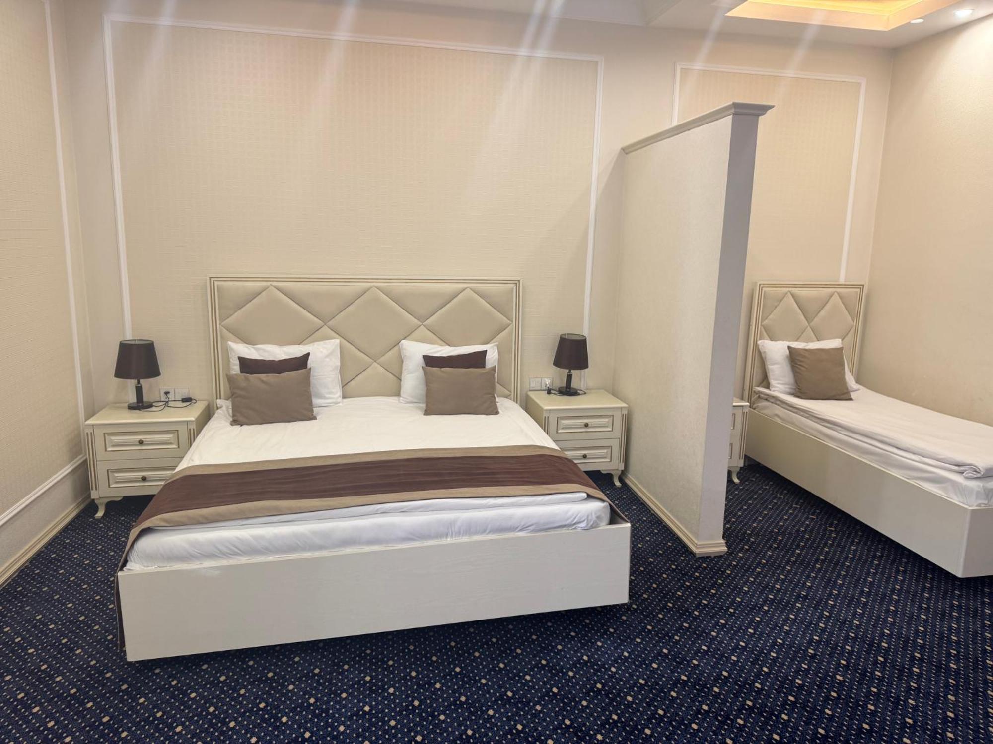 East Legend Hotel Baku Ngoại thất bức ảnh