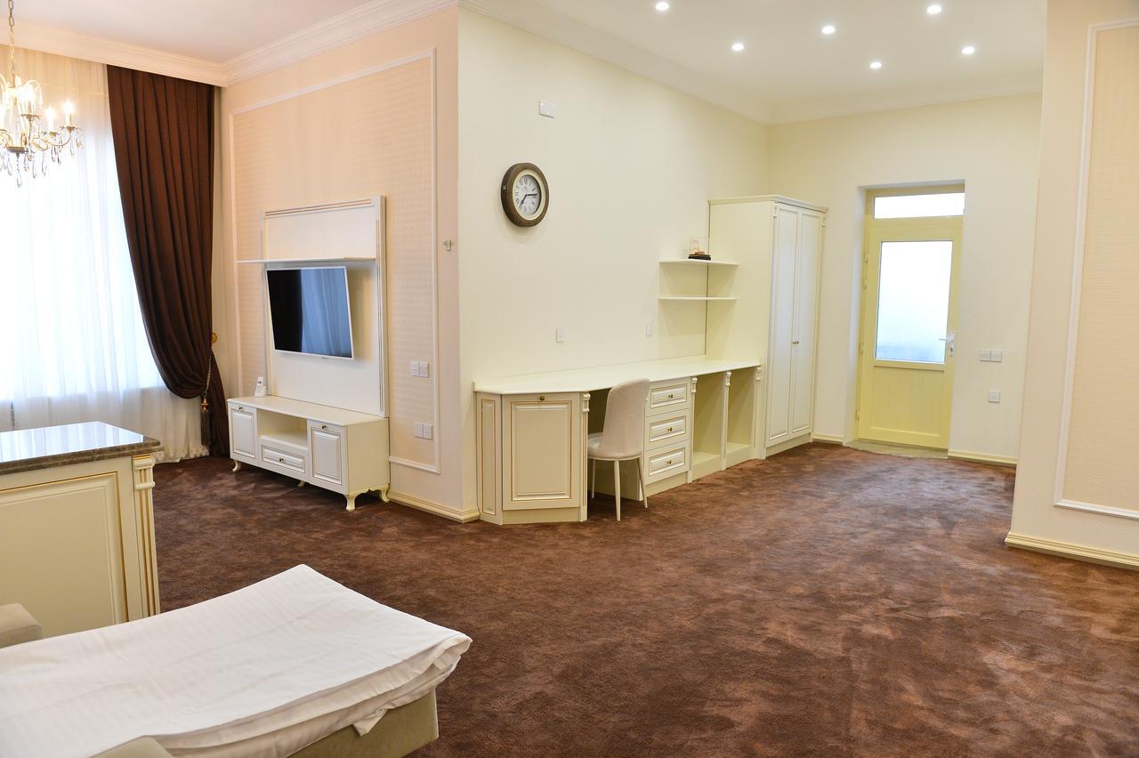 East Legend Hotel Baku Ngoại thất bức ảnh
